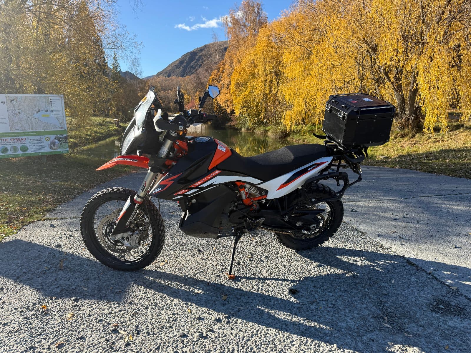 Motorcycle with top box
