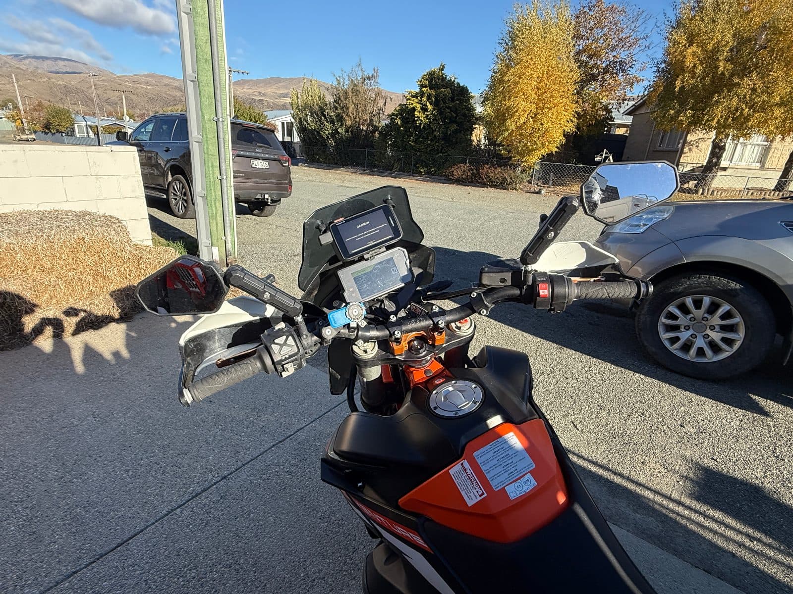 Motorcycle with top box photo 3